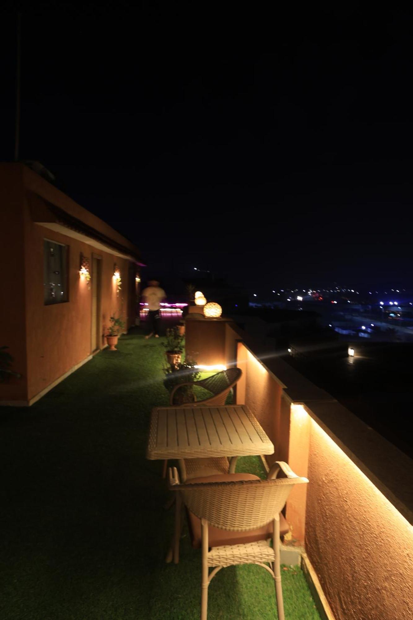 Grand Pyramids In Hotell Giza Exteriör bild