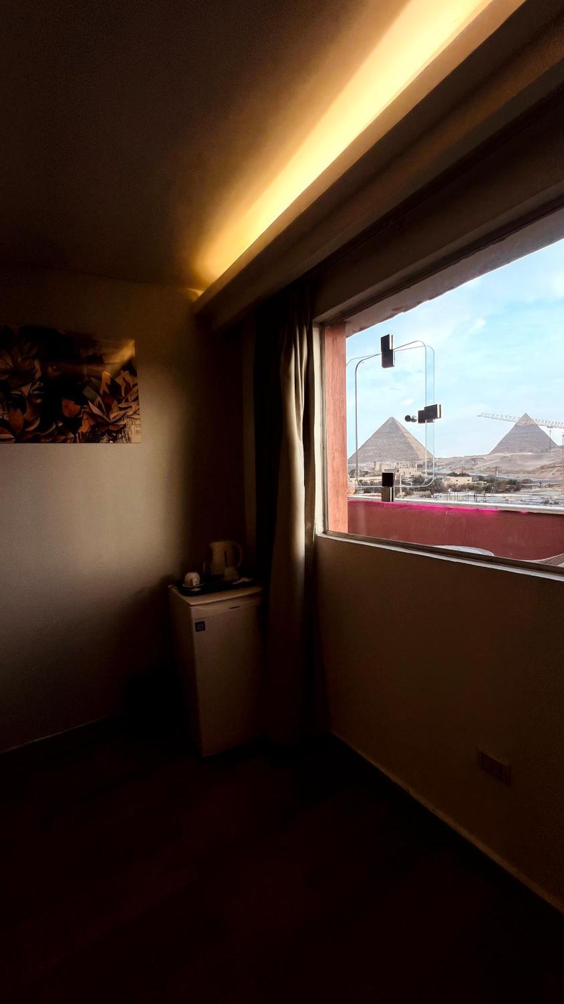Grand Pyramids In Hotell Giza Exteriör bild